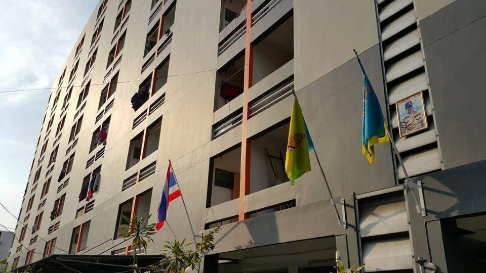 Pacific Apt Bangkok Exterior photo